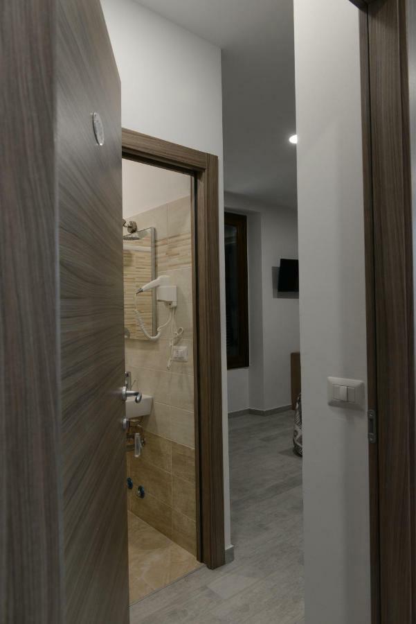 מילאנו Hotel Oregon מראה חיצוני תמונה
